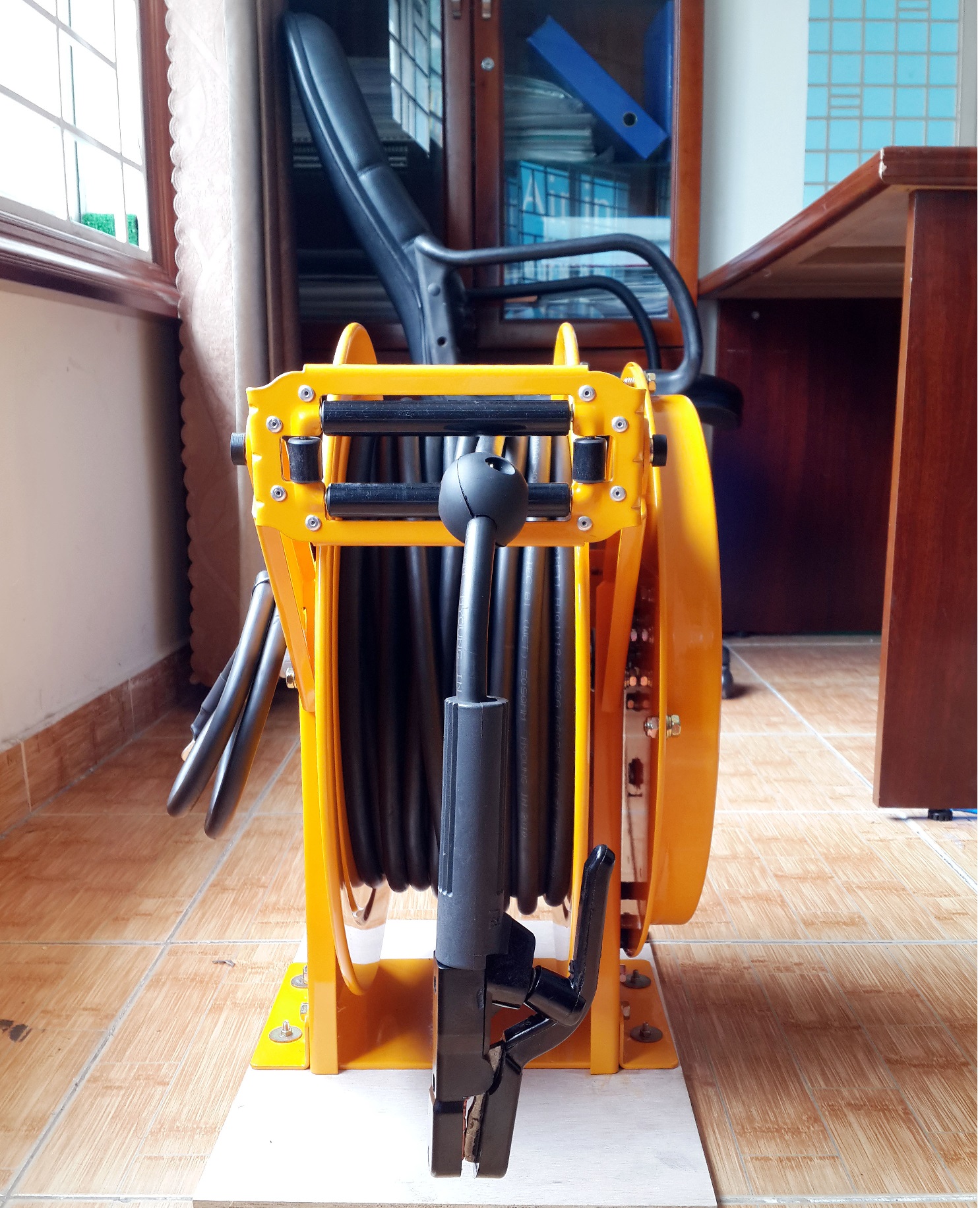 Rulo cuốn cáp Hàn ARCA-2510 Giải Pháp Hàn Tối Ưu: Đánh Bại Mọi Thách Thức