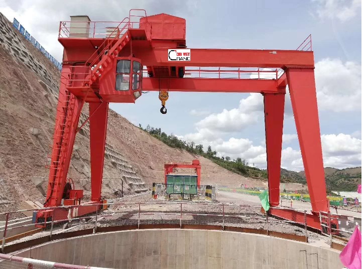Cổng trục dầm đôi  25 Tấn