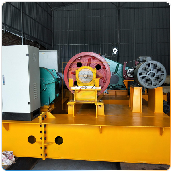 Xe con cầu trục 20/5 Tấn