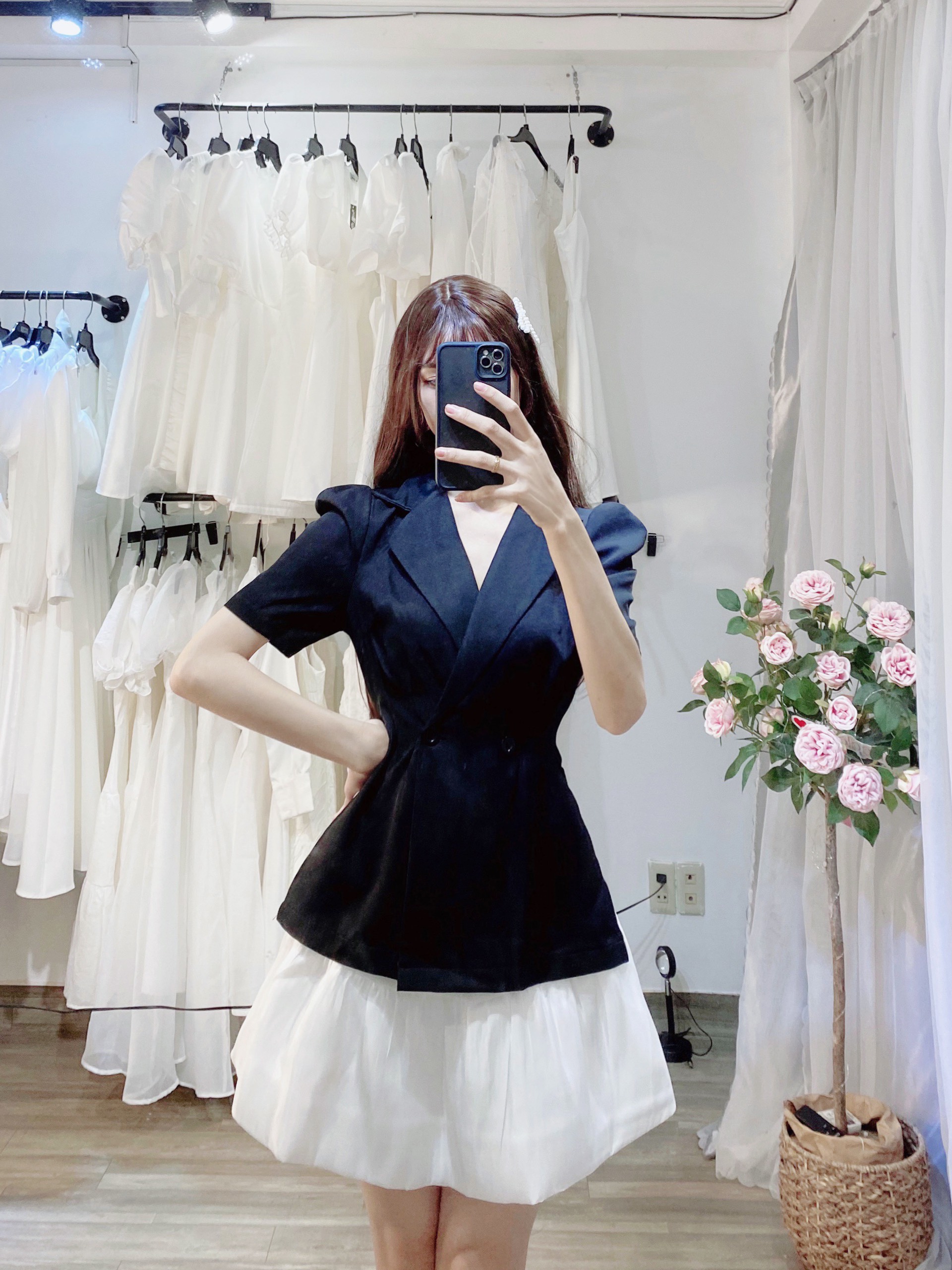 Set áo cổ vest chân váy xòe màu đen dễ thương