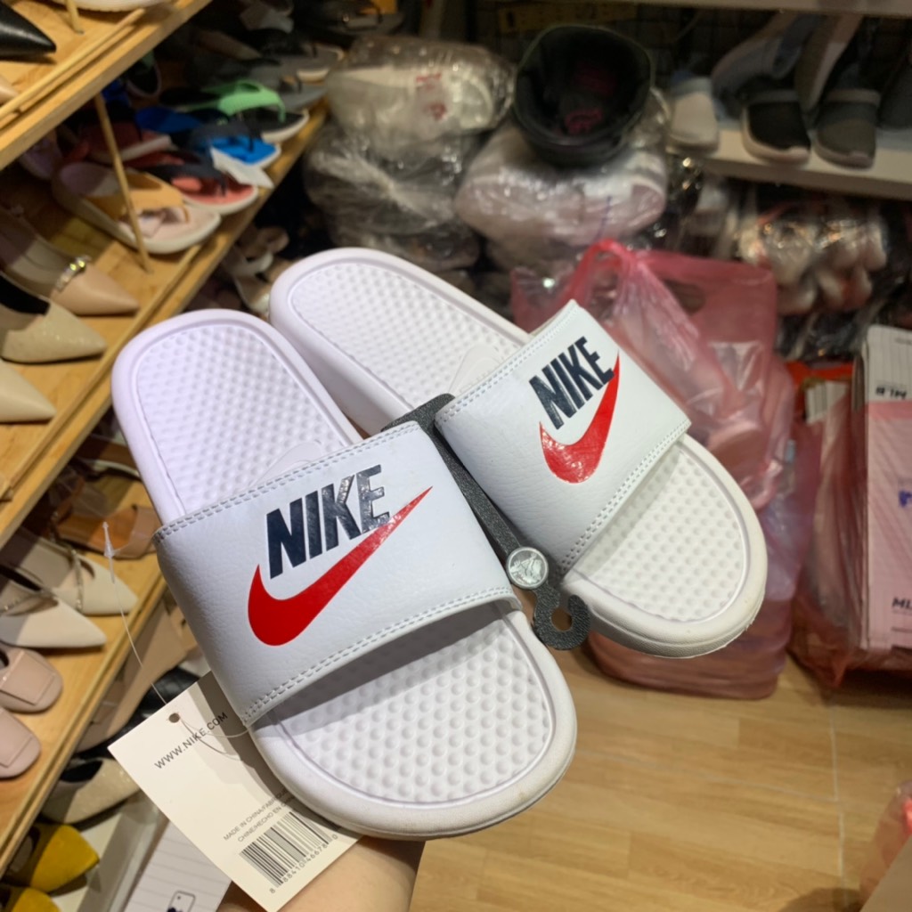 Nike Full Trắng Chữ Đen Móc Đỏ