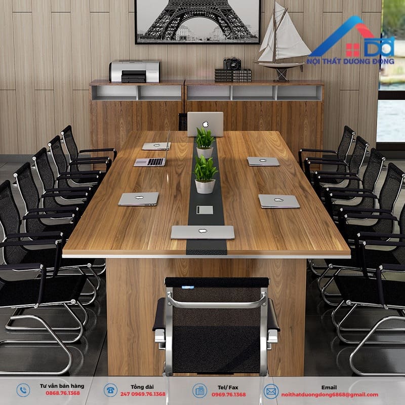 Bàn làm việc chân gỗ có tính bền bỉ