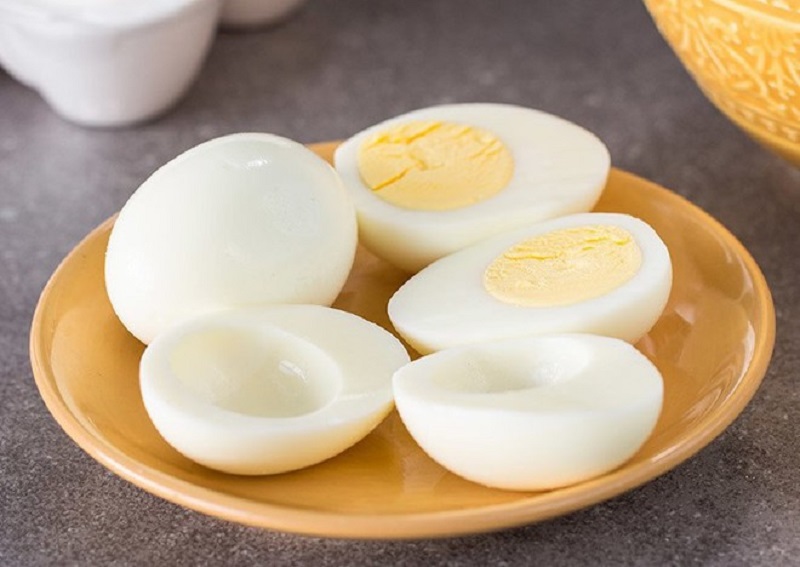 Lòng đỏ trứng gà có bao nhiêu calo