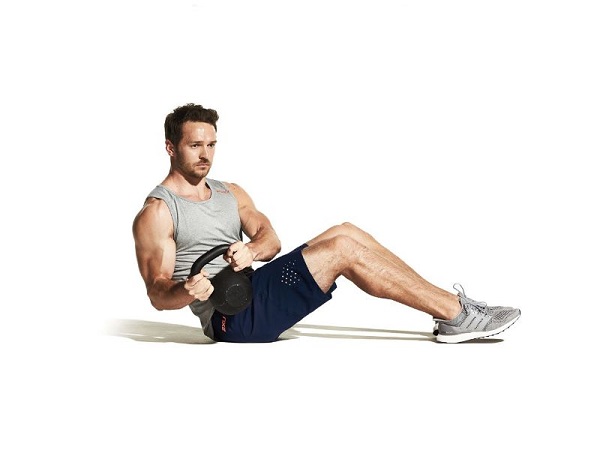Bài tập phát triển cơ bụng 6 múi Sitting Twist