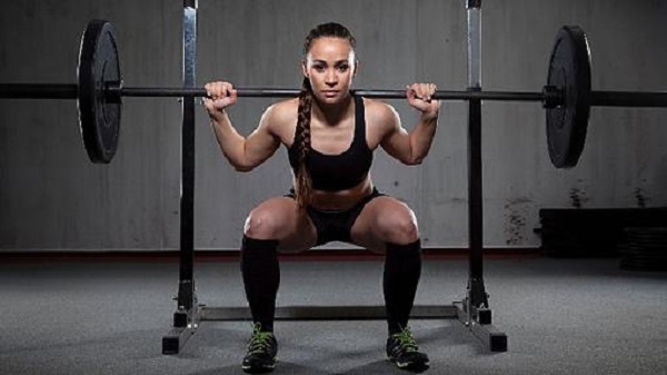 Bài tập barbell Squat cùng khung gánh tạ