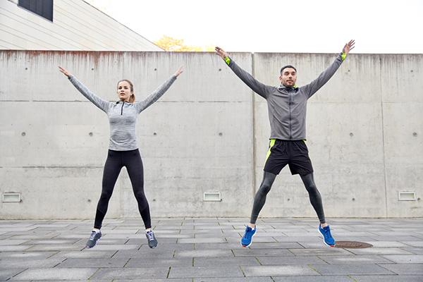 Bài tập thể hình với Jumping Jack đốt cháy calo rất hiệu quả