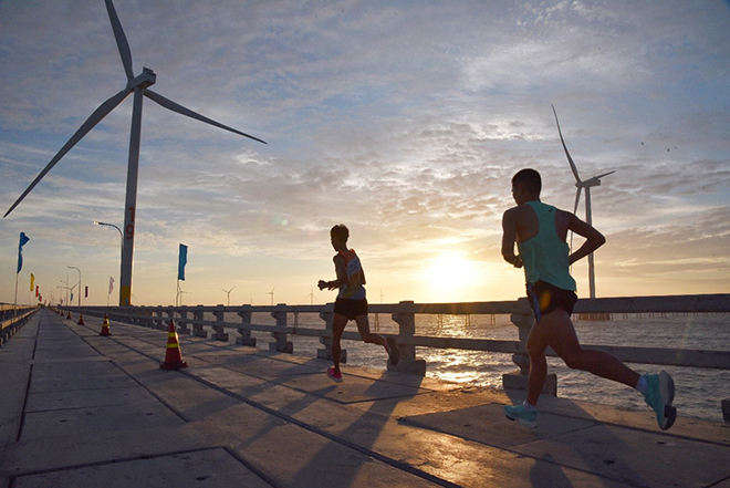 Giải Marathon Trung Nam với chủ đề “Vượt trùng khơi” – Tự hào chạy trên vùng biển quê hương