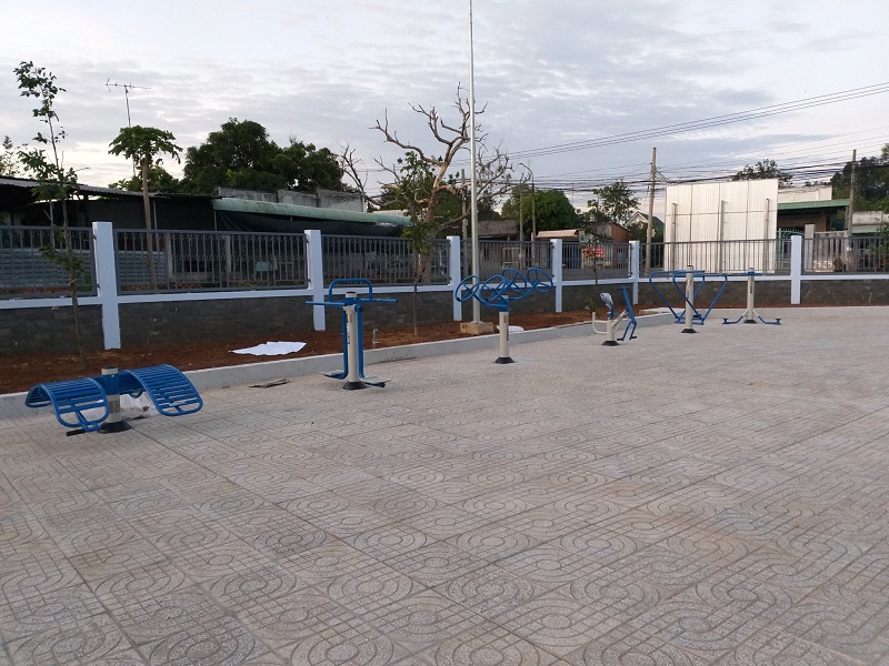 Thi công và lắp đặt thiết bị ngoài trời tại nhà văn hóa xã