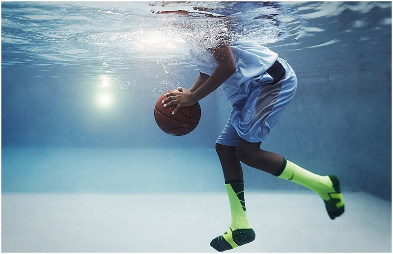 Chơi bóng rổ dưới nước giúp giảm cân hiệu quả