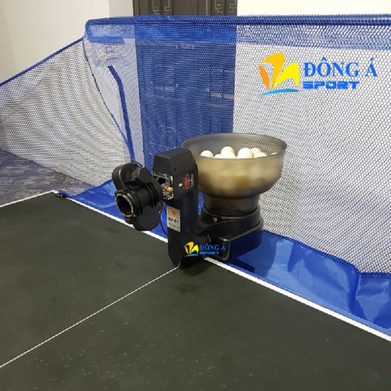 Sự kết hợp giữa máy bắn bóng bàn HP-07 và bàn bóng