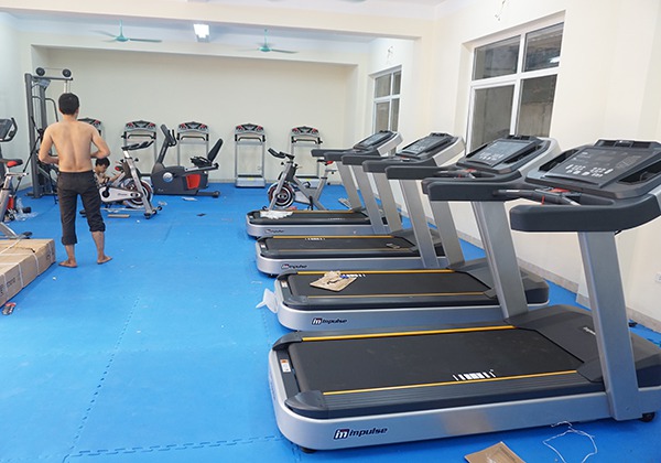 Lắp máy chạy bộ phòng tập 1