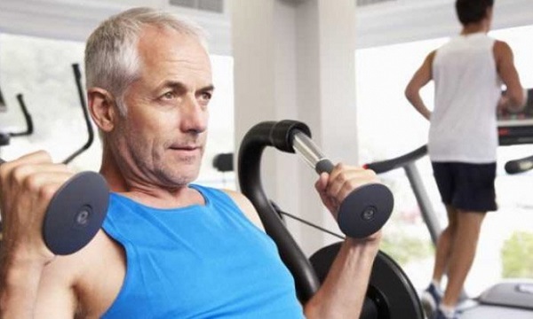 Một số điều cần lưu ý khi người già tập gym 