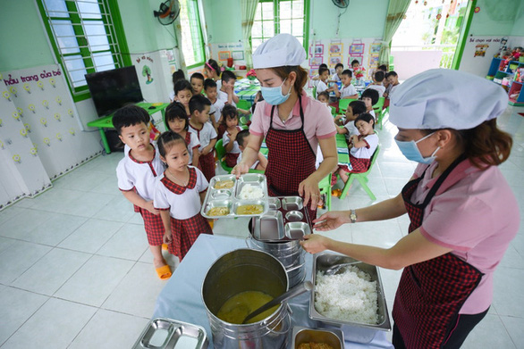 TH đồng hành cùng Bộ Giáo dục và đào tạo thực hiện mô hình điểm Bữa ăn học đường đảm bảo dinh dưỡng hợp lý kết hợp tăng cường hoạt động thể lực từ năm 2020 đến nay - Ảnh: TH