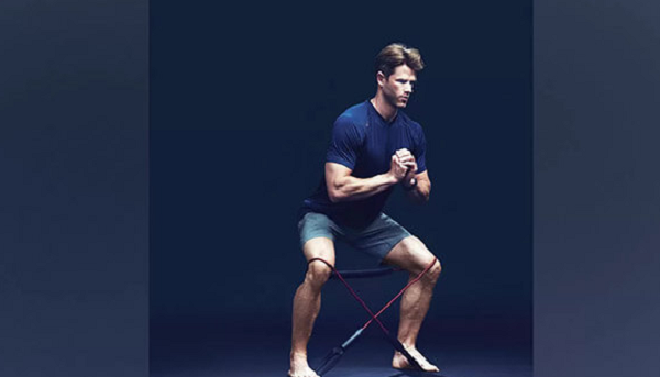 Sử dụng dây kháng lực để tập squat hiệu quả hơn