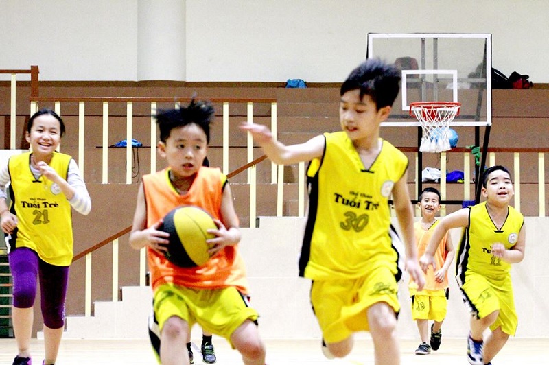 Những lợi ích tuyệt vời của bộ môn bóng rổ dành cho lứa tuổi học sinh