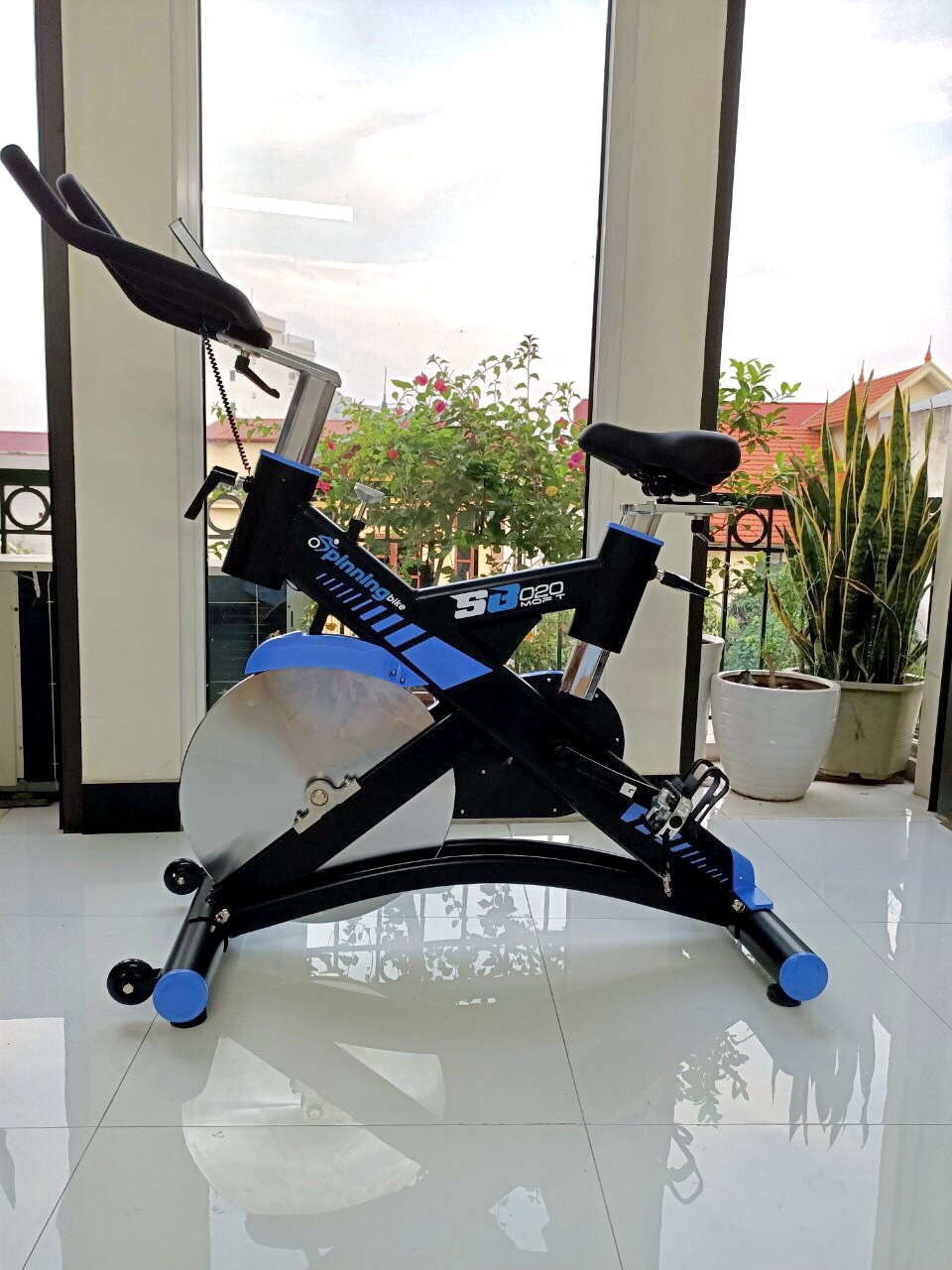 Hình ảnh thực tế xe đạp tập địa hình cao cấp MOFIT SPINNING BIKE 020-1