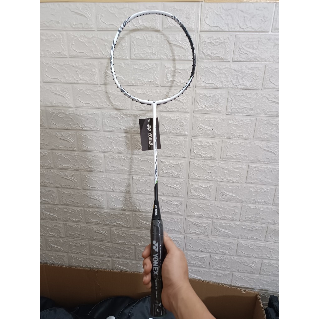 VỢT CẦU LÔNG YONEX ASTROX 99PRO KHUNG CARON SIÊU NHẸ MỨC CĂNG 10KG 11KG DÀNH CHO NGƯỜI MỚI