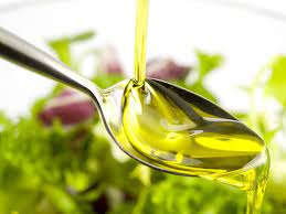 Khi nào nên cho bé ăn dầu ăn dặm?