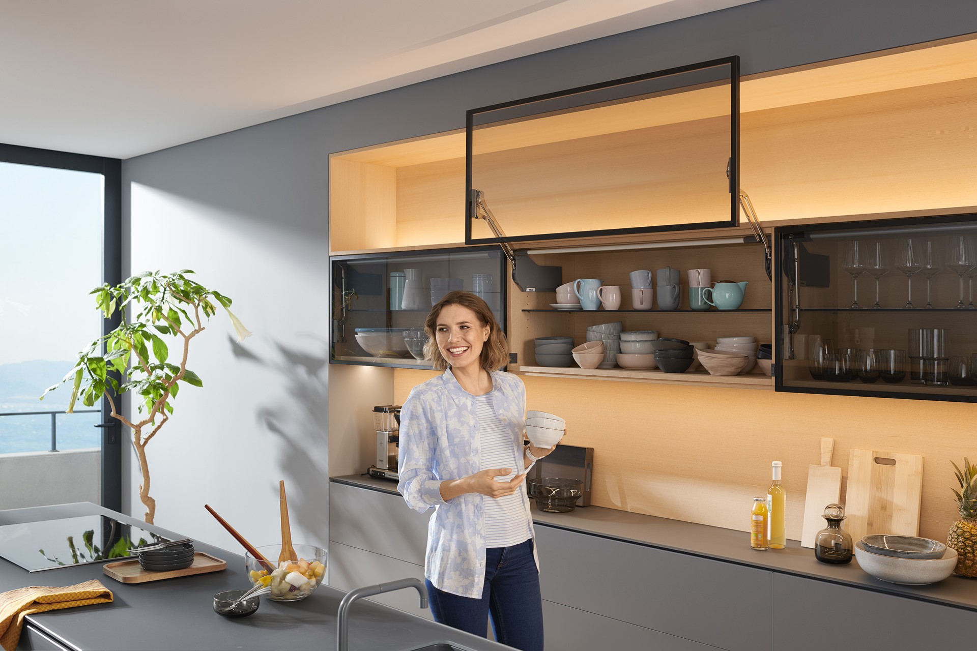 TAY NÂNG BLUM AVENTOS HL