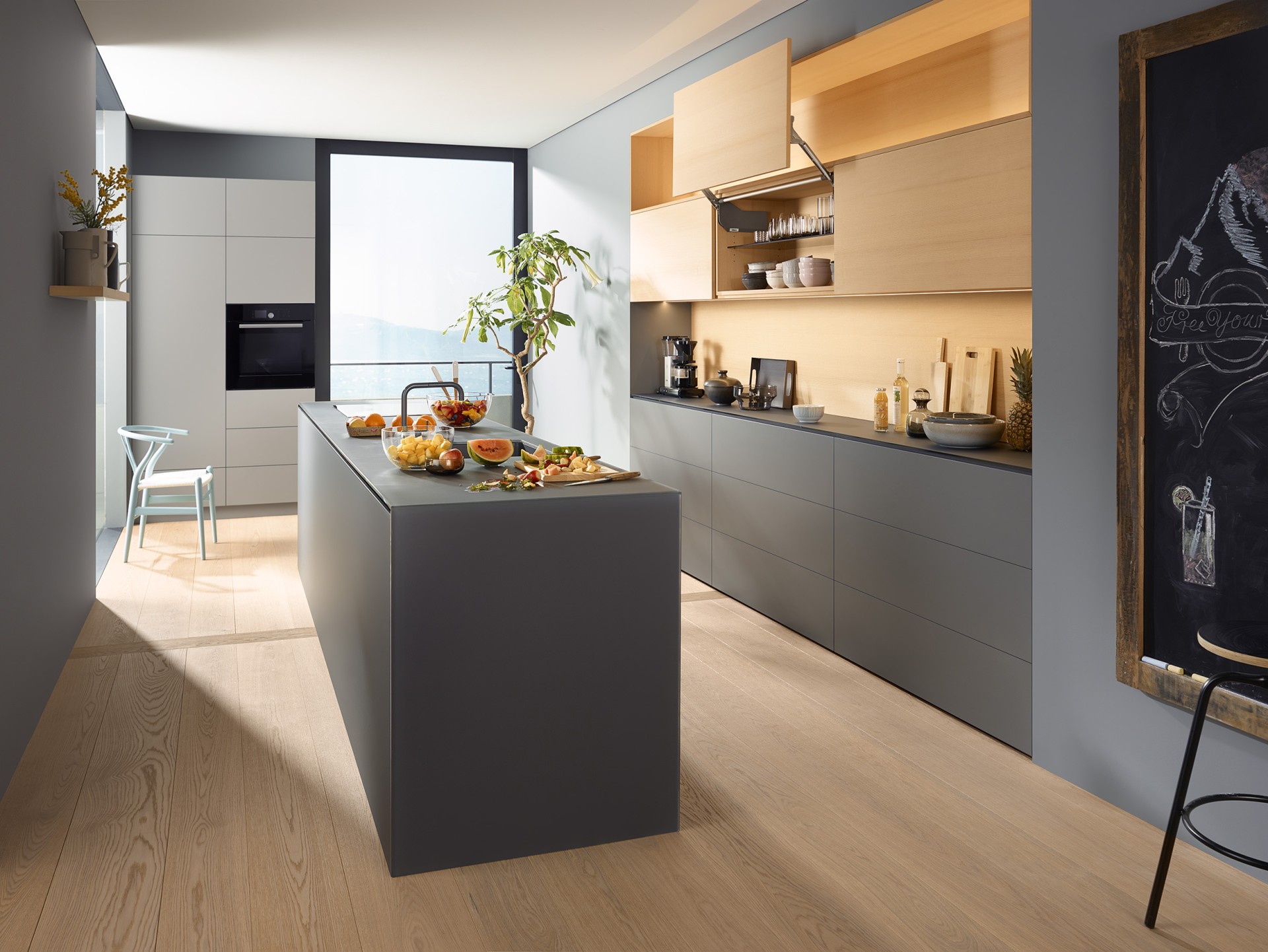 TAY NÂNG BLUM AVENTOS HL