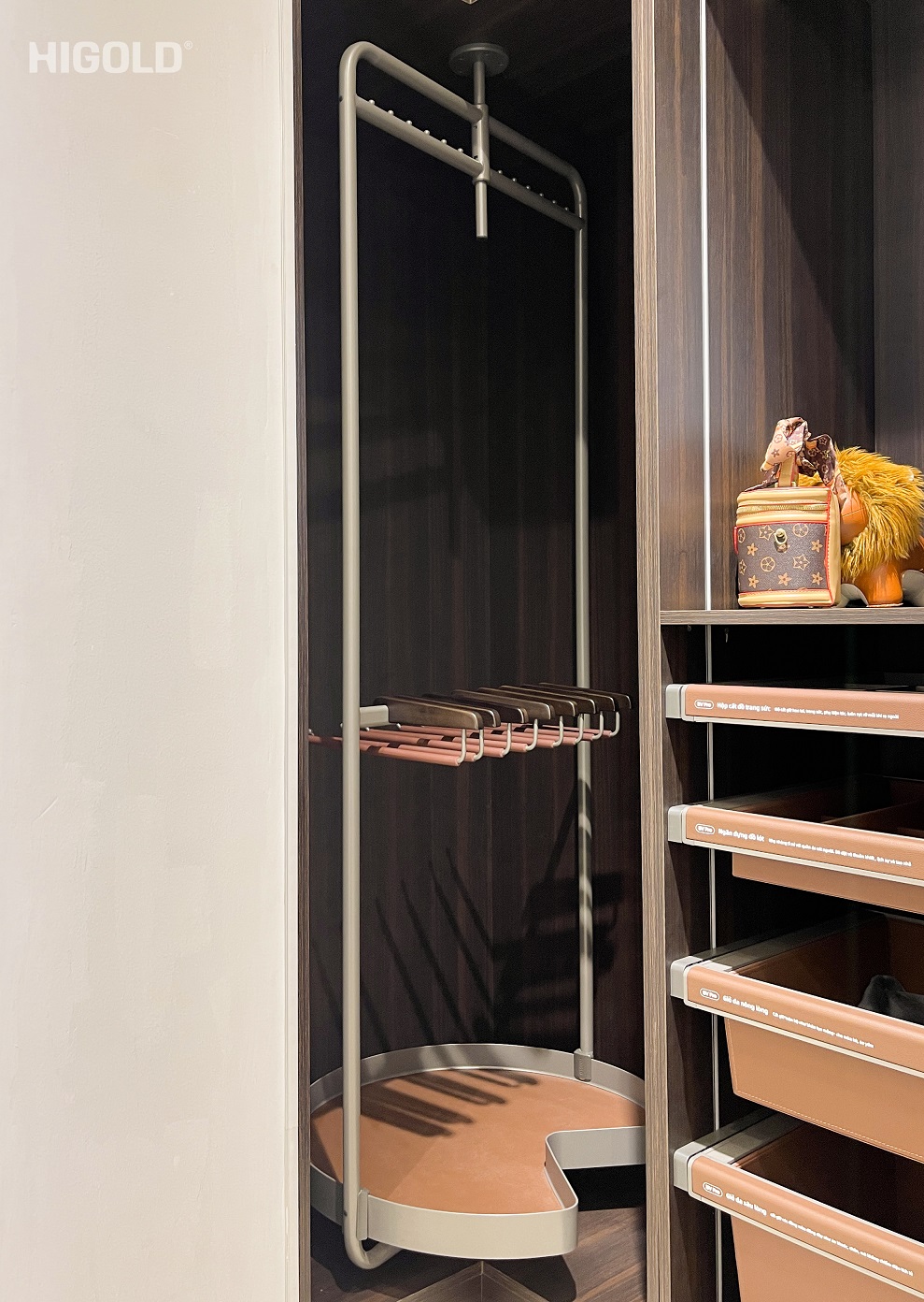 GIÁ TREO QUẦN ÁO GÓC CHỮ L HIGOLD SERIES BV 2.0