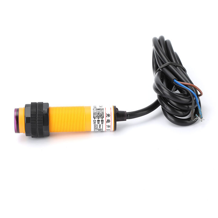 Cảm Biến Khoảng Cách 30CM E3F-DS30Y1 220VAC (K3I13)