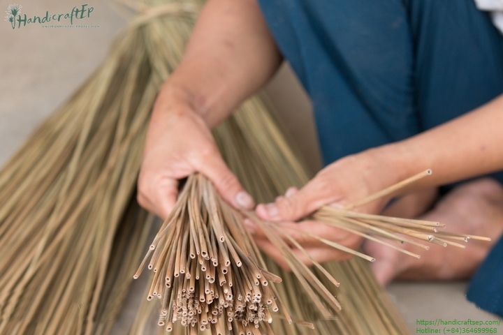 Phát triển nghề thủ công từ loại cỏ bàng làm mỹ nghệ Việt