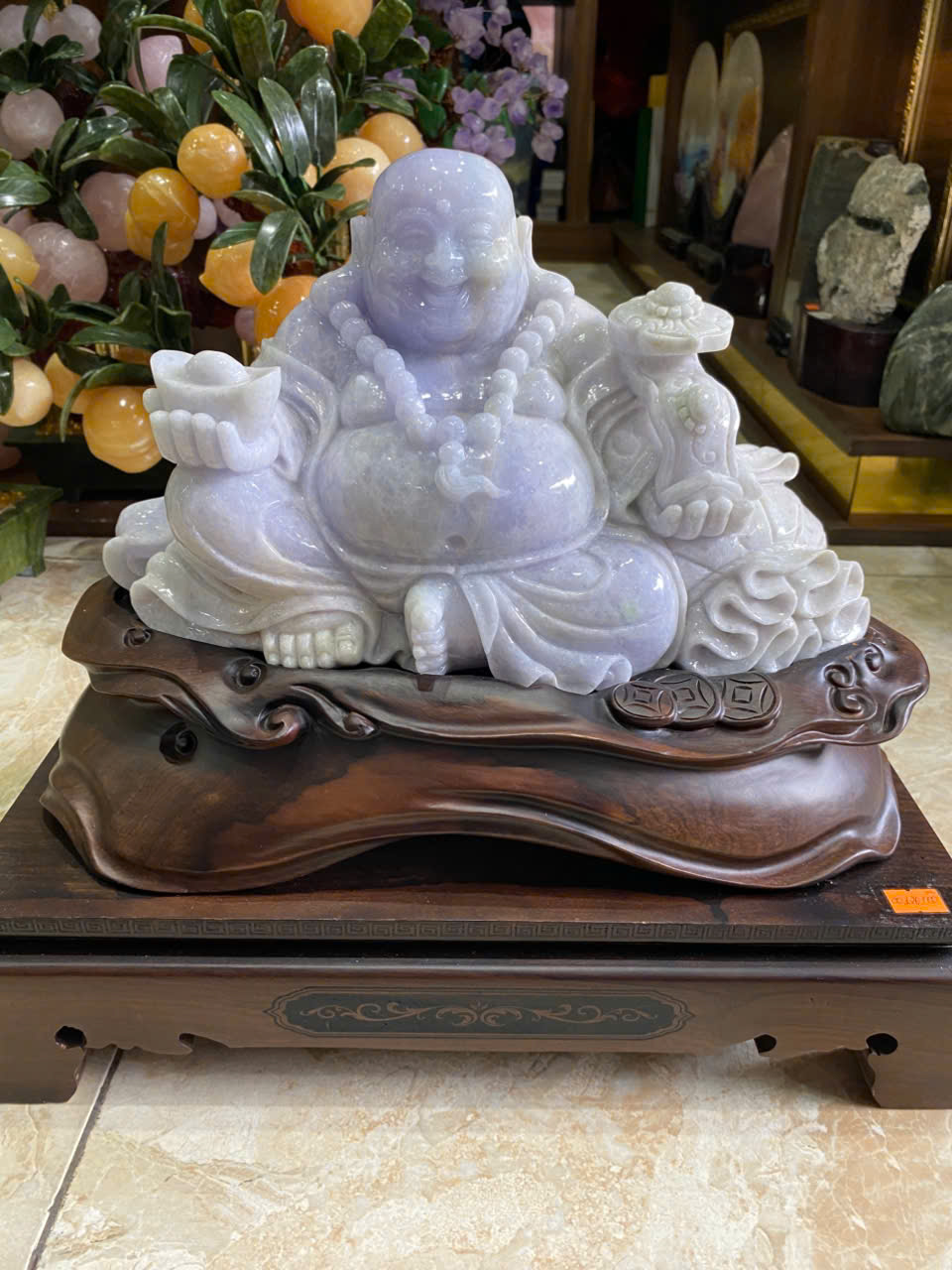 Tượng Phật Di Lặc Ngọc Phỉ Thúy Tím Tử Lan Hiện Thân Của Nụ Cười An Lạc Và Sự Thịnh Vượng