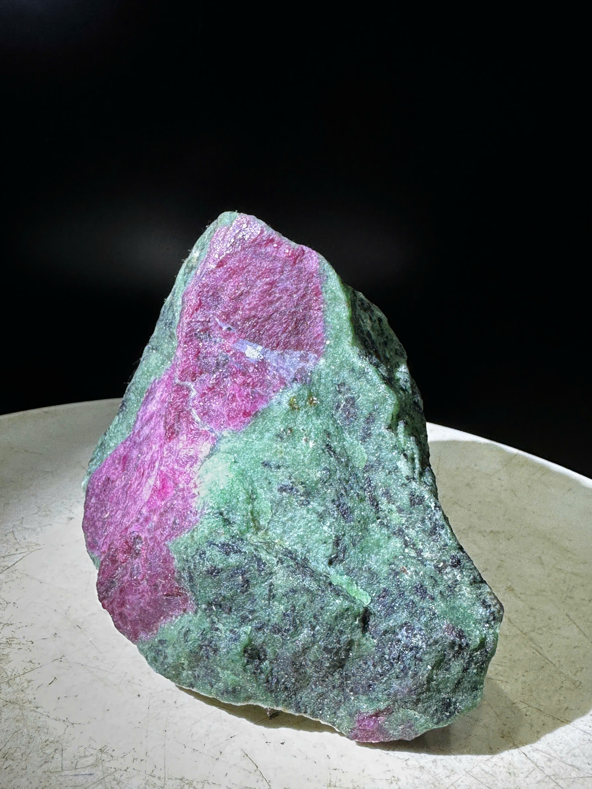 Khối Ruby Thô 1,3kg – Báu Vật Tự Nhiên, Đẳng Cấp Sưu Tầm Thượng Lưu