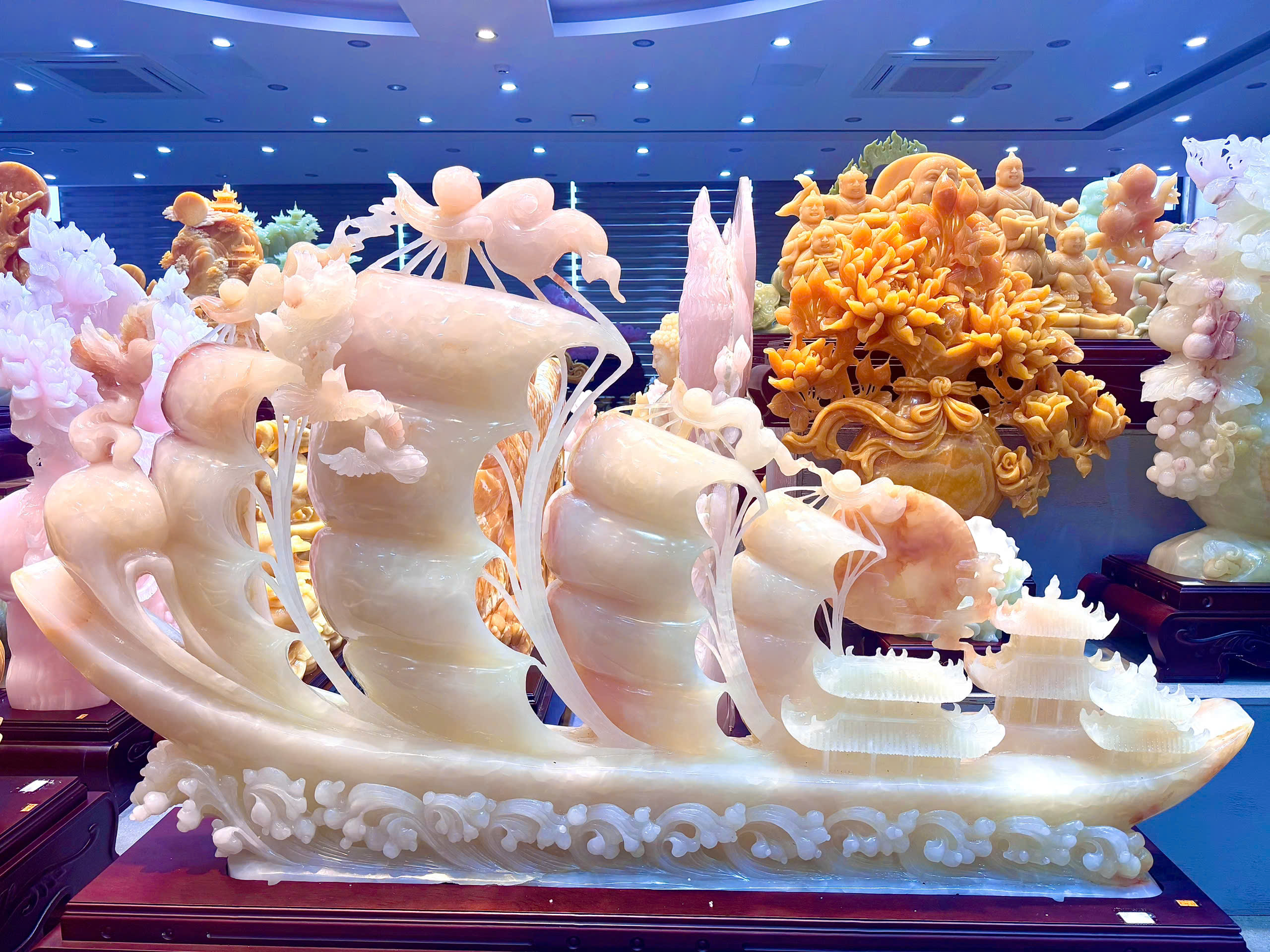 Thuận Buồm Xuôi Gió Ngọc Onyx Tôn Vinh Đẳng Cấp Lãnh Đạo