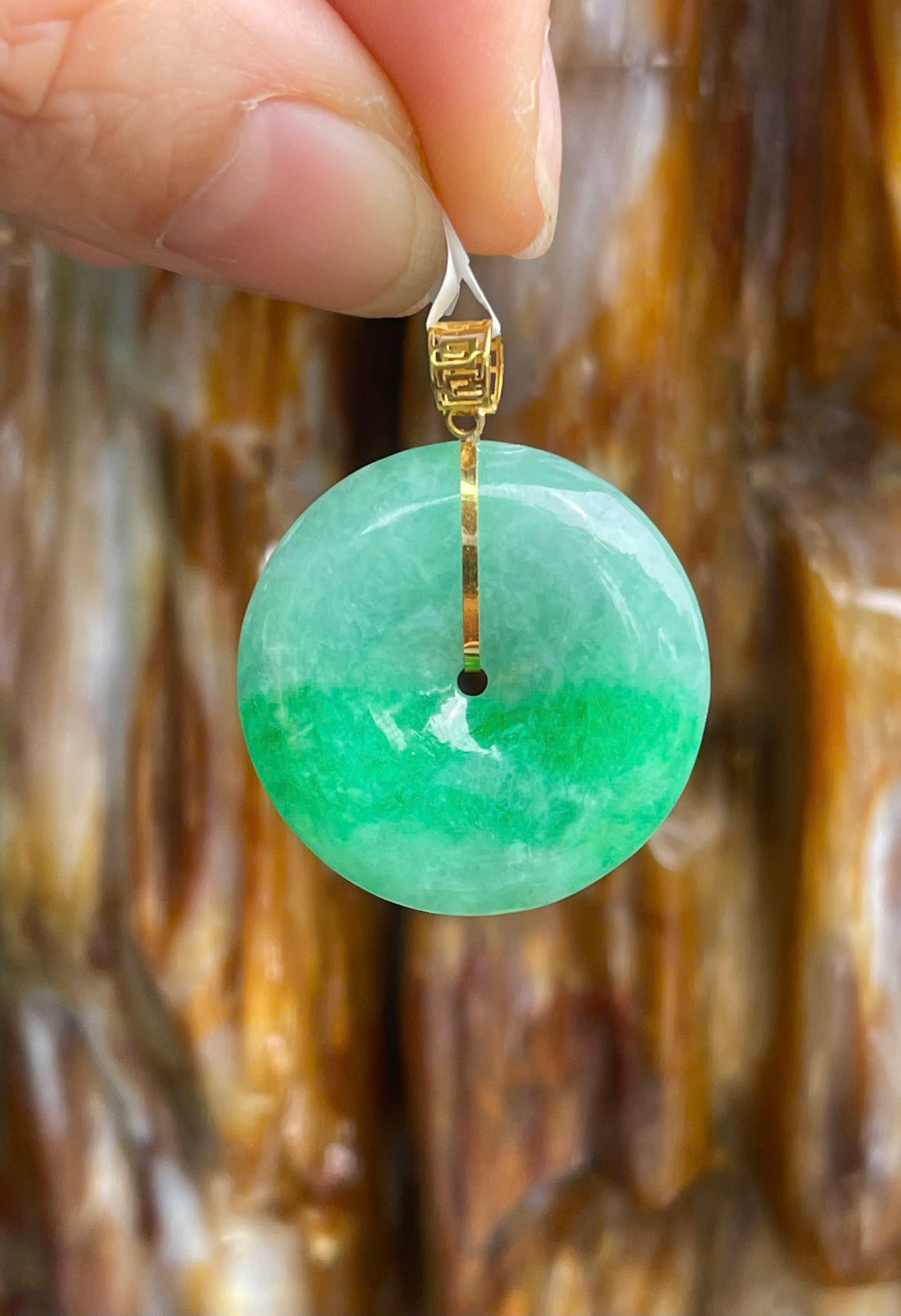Khấu Bình An Ngọc Phỉ Thúy Xanh Lý Móc Vàng 18K Viên Mãn Phú Quý, Vạn Sự Cát Tường