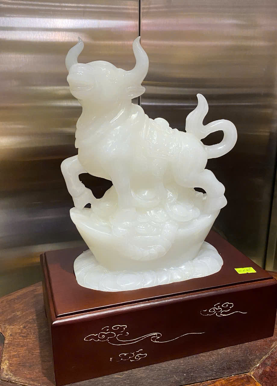 Tượng Trâu (Tuổi Sửu) Ngọc Onyx Trắng Bạch Ngọc Cát Tường – Vững Vàng Cơ Nghiệp – Bứt Phá Tài Vận