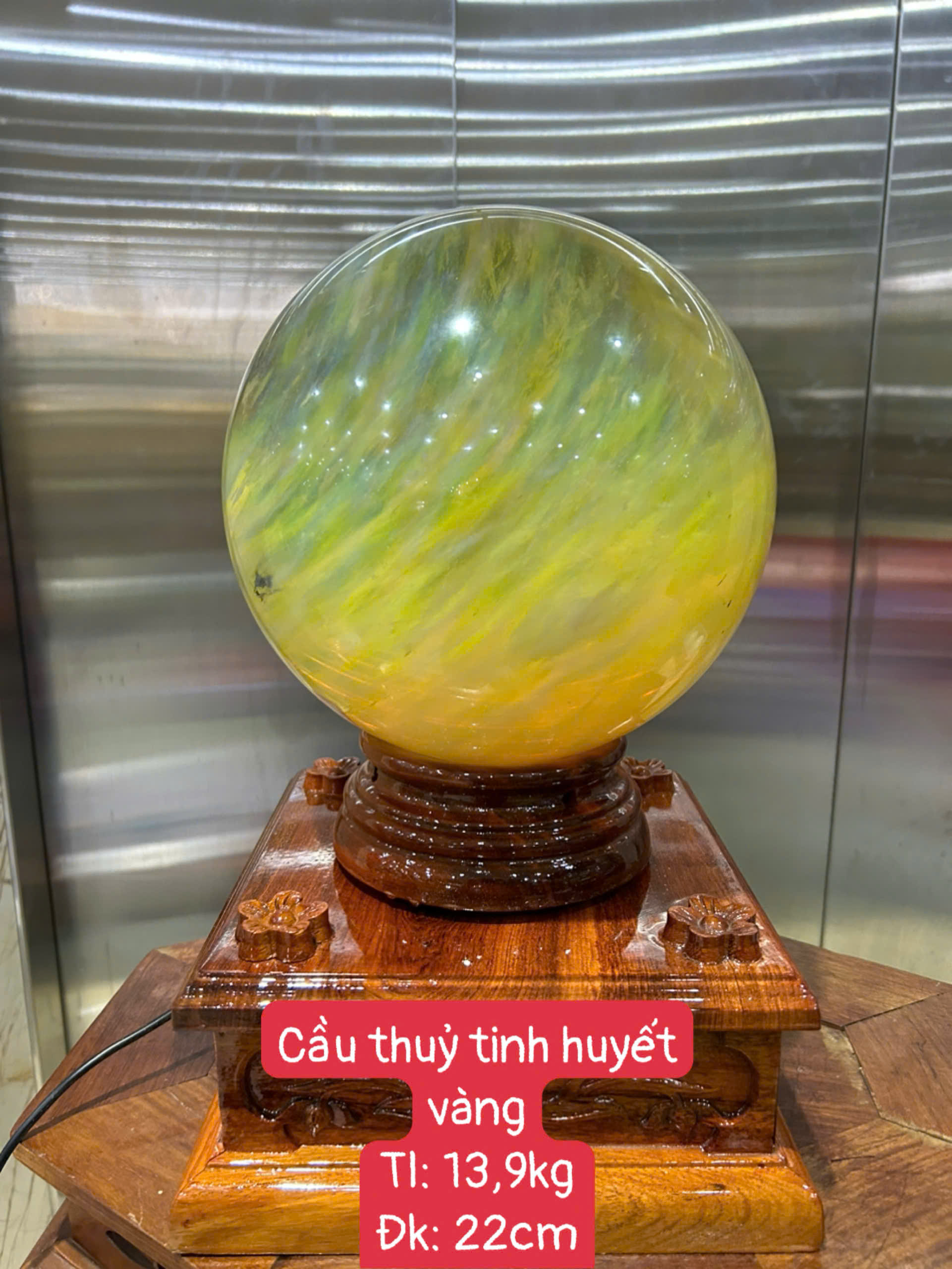 Quả Cầu Obsidian Thủy Tinh Huyết Vàng 22cm Hoàng Kim Huyết Sắc, Chiêu Tài Tụ Khí