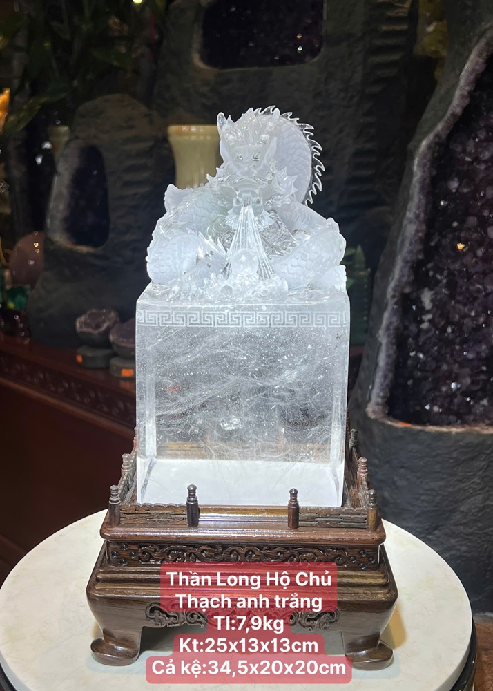 Vương Ấn Thần Long Hộ Chủ Thạch Anh Trắng - Trưng Bày Không Gian Phòng Làm Việc