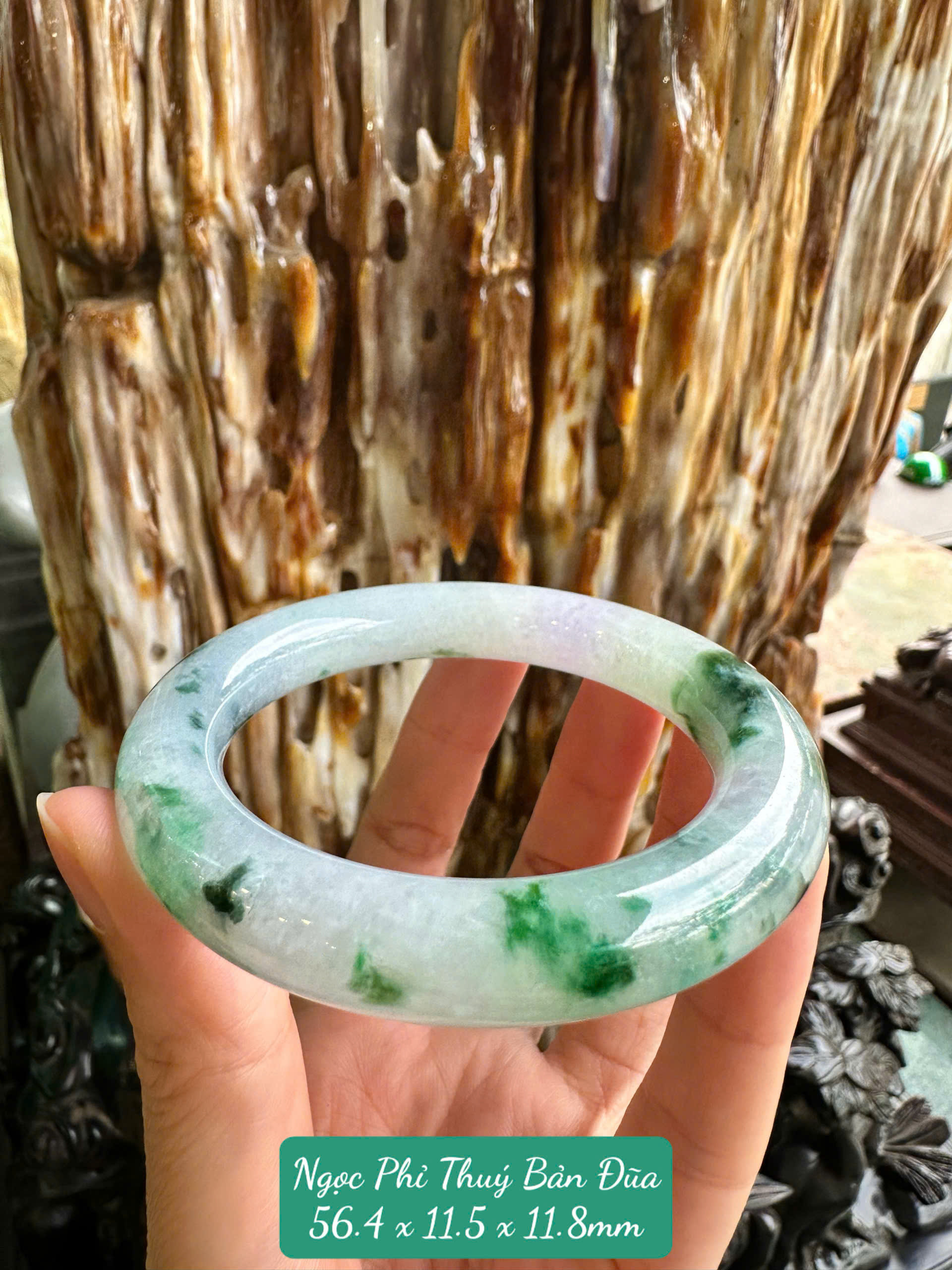Vòng Ngọc Phỉ Thúy Bản Đũa Hoa Bay Thanh Tao Cuốn Hút