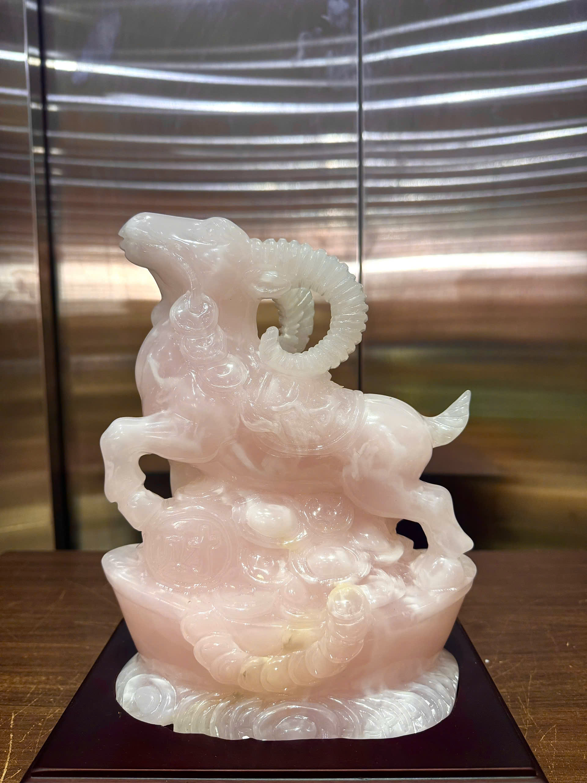 Tuổi Mùi Ngọc Onyx Hồng Kiệt Tác Phong Thủy Cát Tường, Khai Mở Hòa Thuận Và Kích Hoạt Tài Lộc
