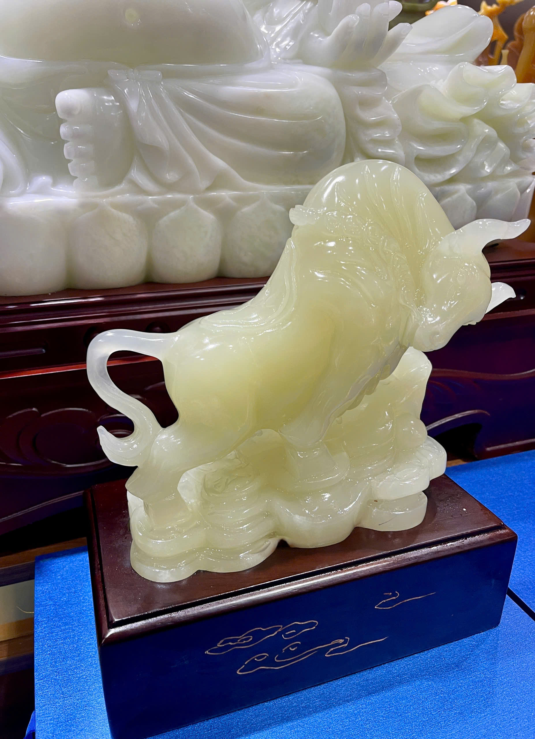 Tuổi Sửu ngọc onyx trắng nền tảng vững chắc, thu hút may mắn và tích tụ tài lộc