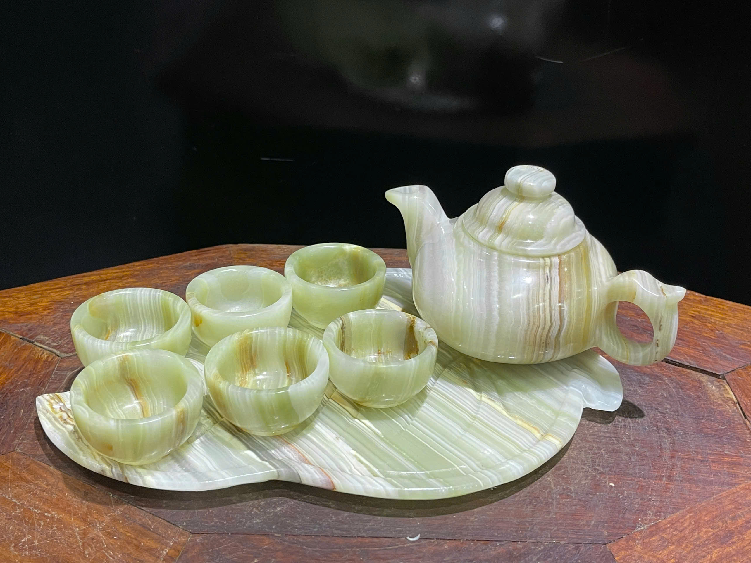 Bộ Ấm Chén Ngọc Onyx Xanh Tuyệt Tác Phong Thủy Thanh Lọc Khí Trường Nâng Tầm Thưởng Trà