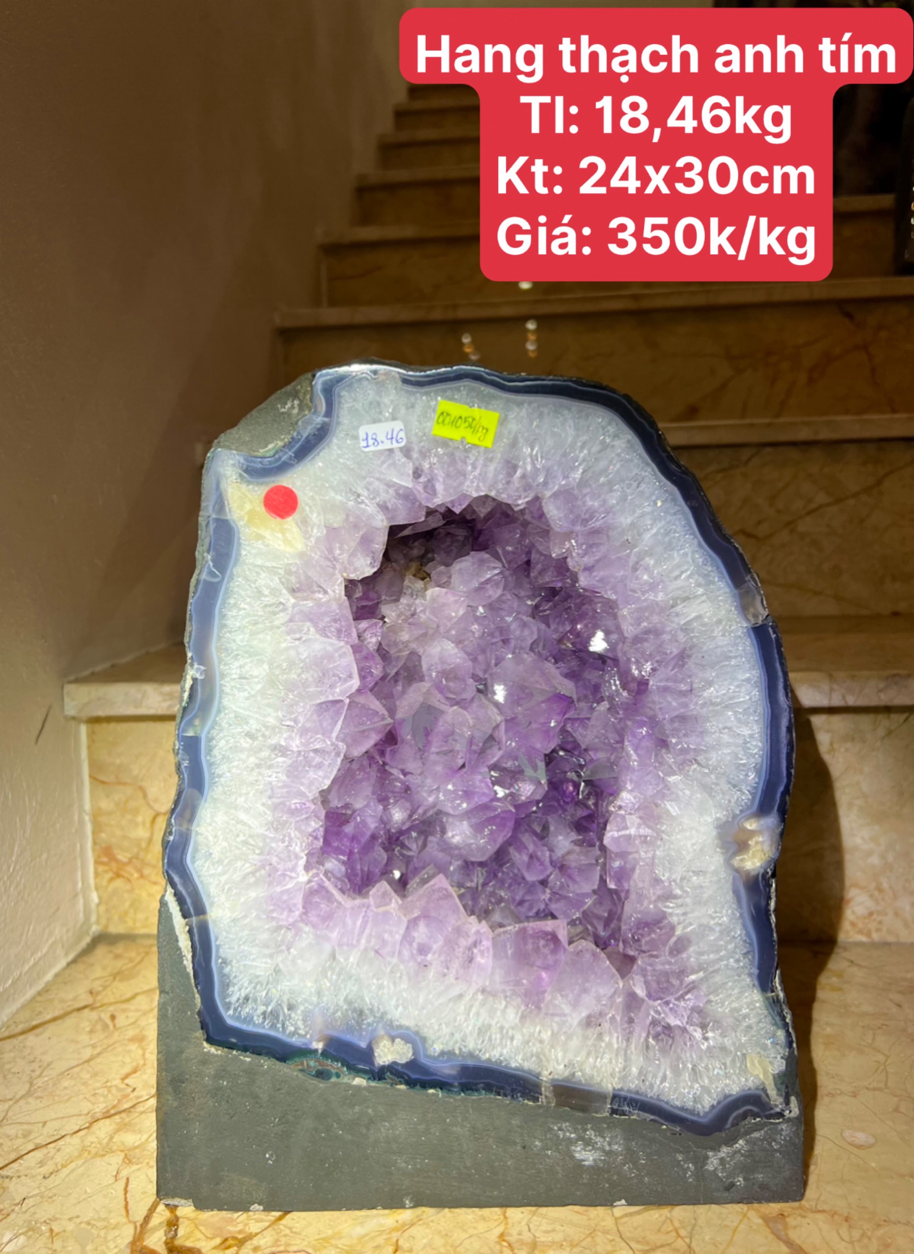 Hang Động Tinh Thể Thạch Anh Tím Hoàng Gia