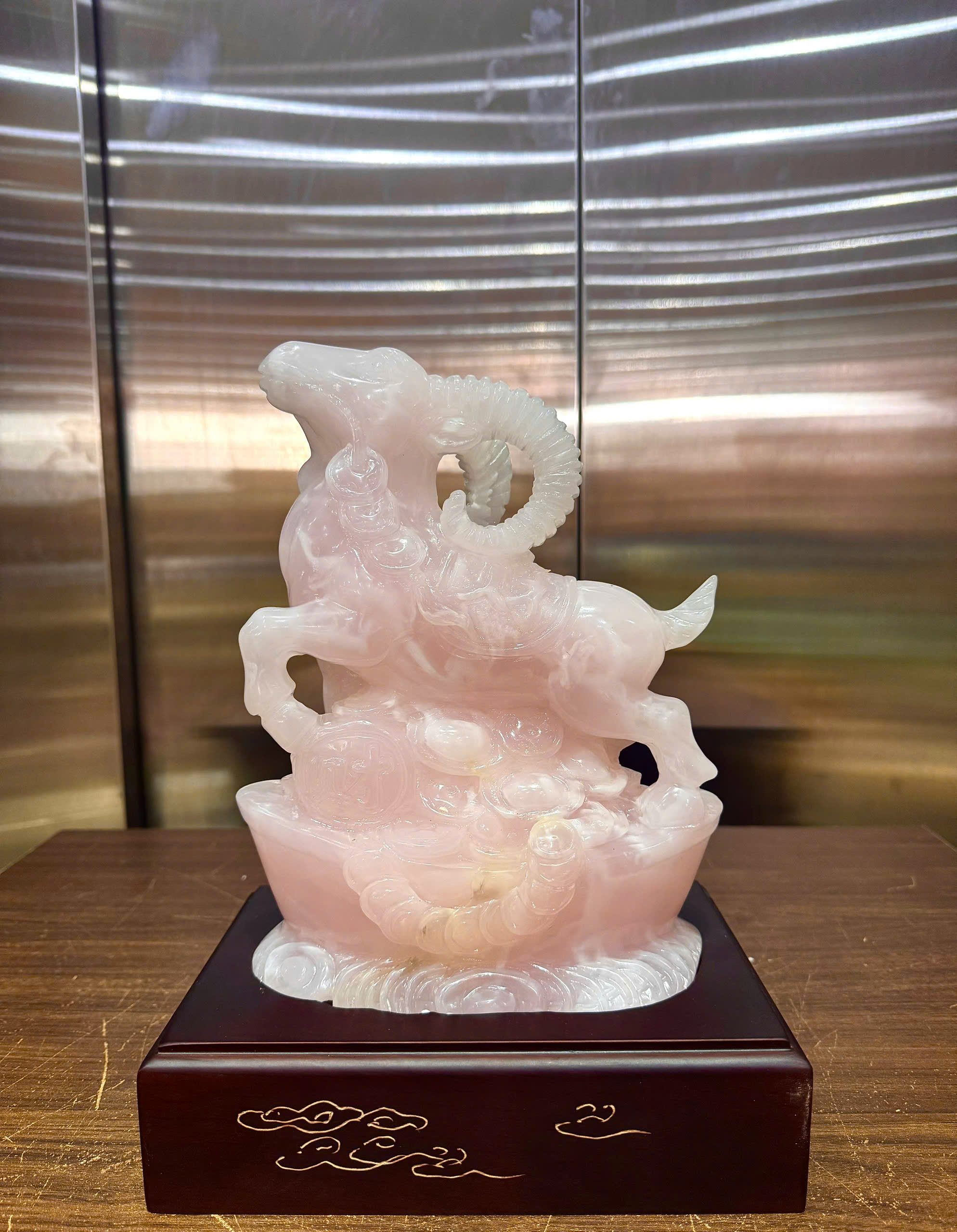 Tuổi Mùi Ngọc Onyx Hồng Kiệt Tác Phong Thủy Cát Tường, Khai Mở Hòa Thuận Và Kích Hoạt Tài Lộc