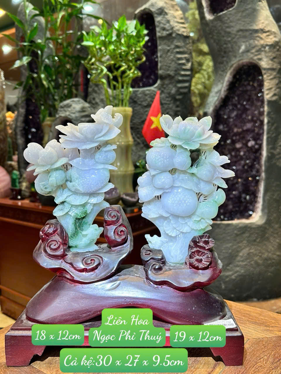 Bông Liên Hoa Ngọc Phỉ Thúy – Biểu Tượng Thanh Tịnh, Gia Đạo Hòa Thuận Và Vượng Khí Trường Tồn