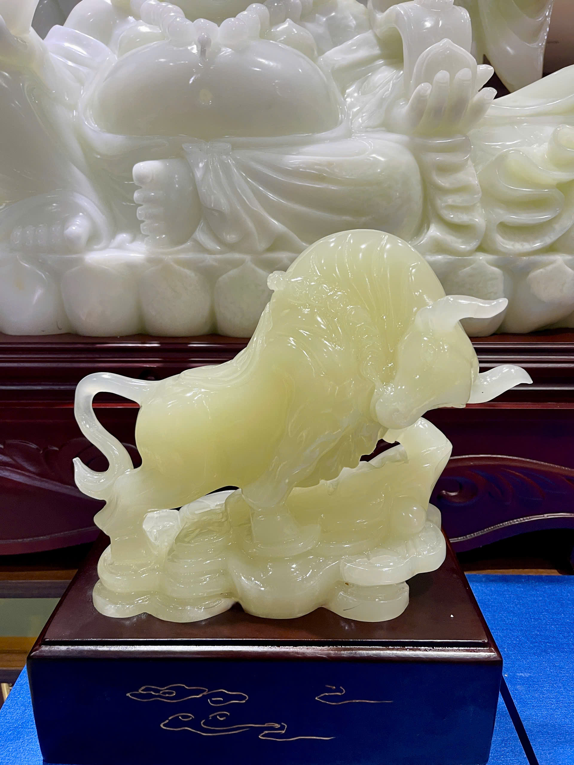 Tuổi Sửu ngọc onyx trắng nền tảng vững chắc, thu hút may mắn và tích tụ tài lộc