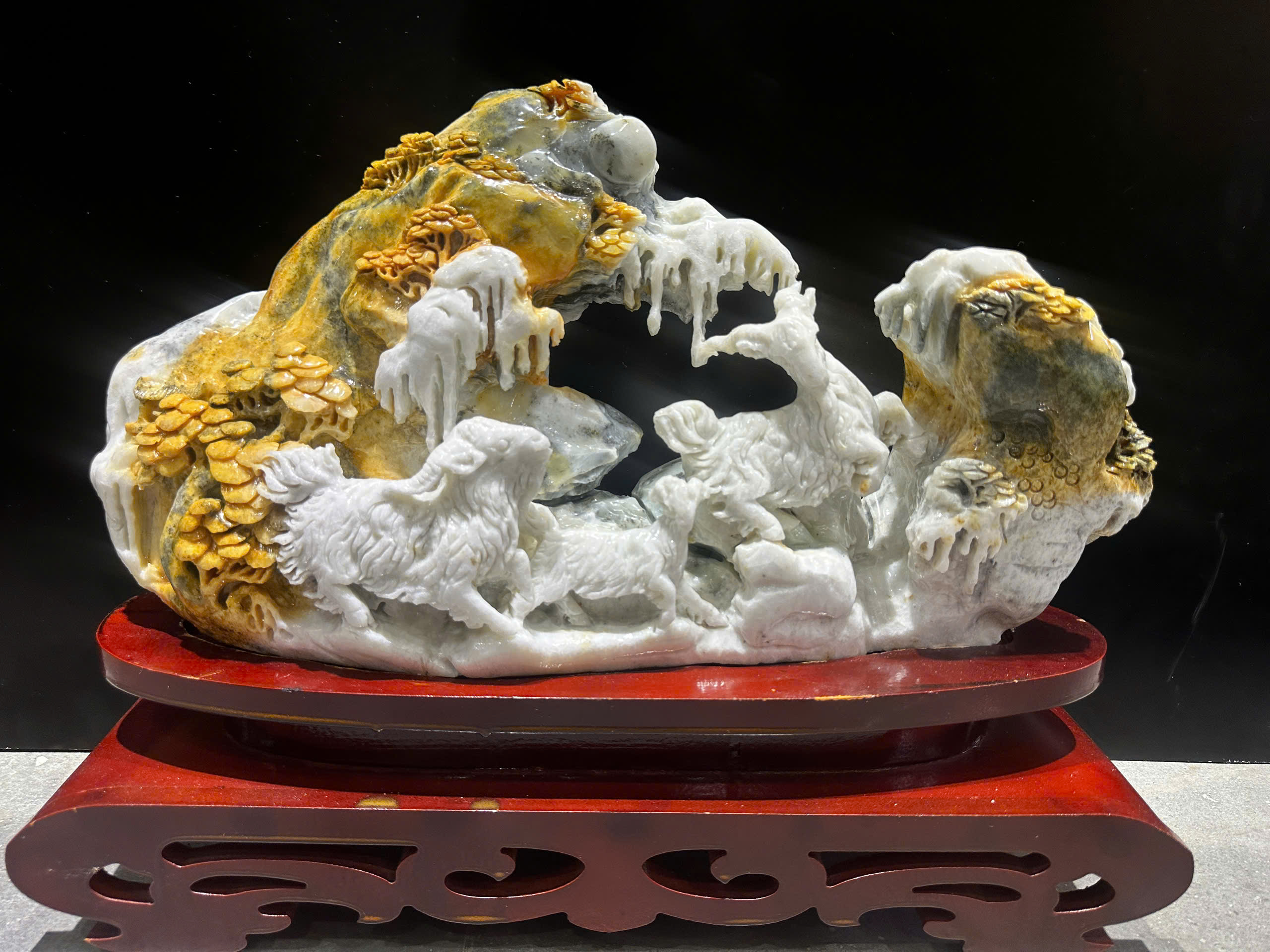 Tam Dương Khai Thái ngọc serpentine điềm lành xua tan vận xui, khởi đầu thuận lợi và tài lộc hưng thịnh