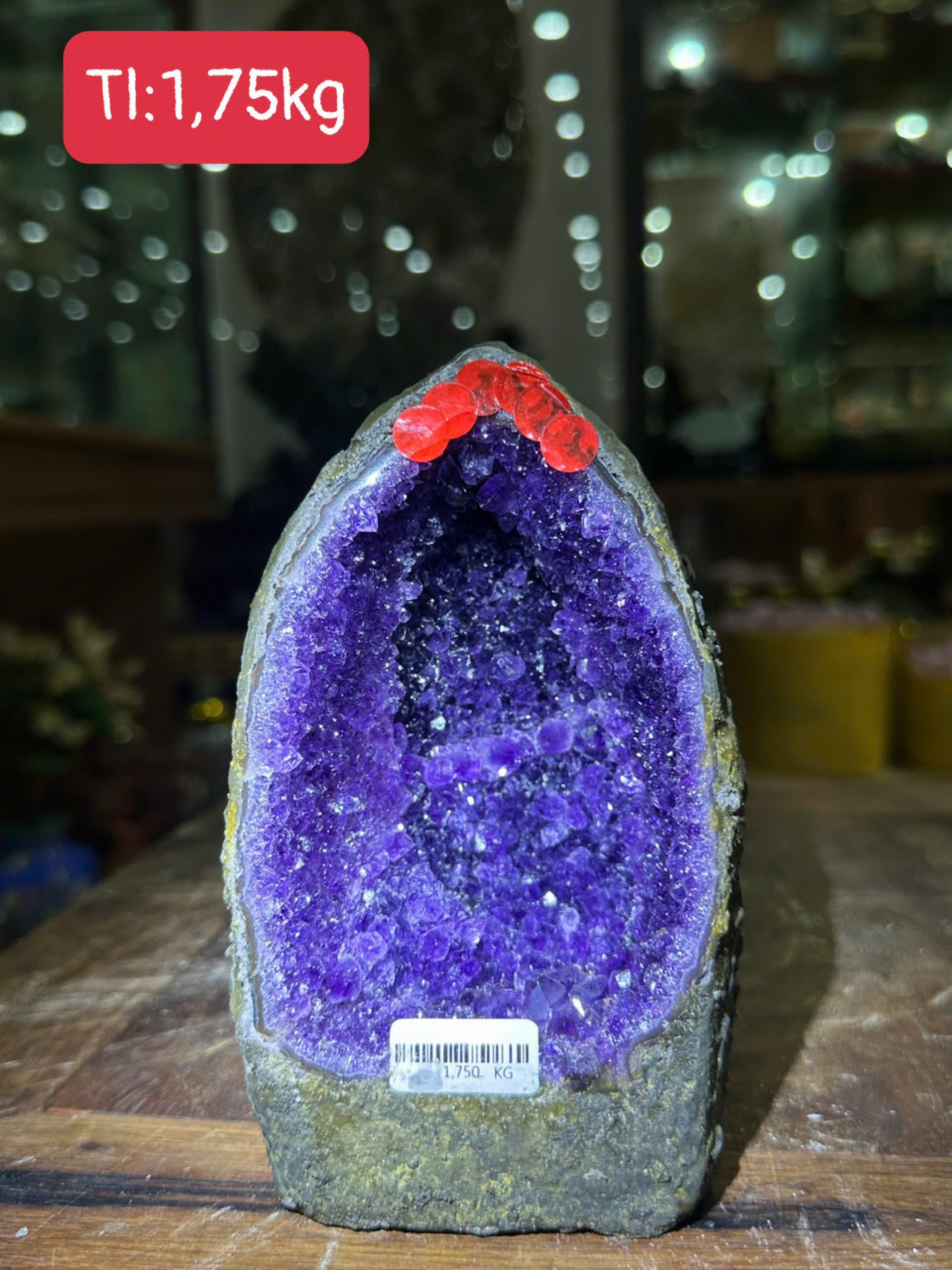 Động Tinh Thể Thạch Anh Tím Tự Nhiên