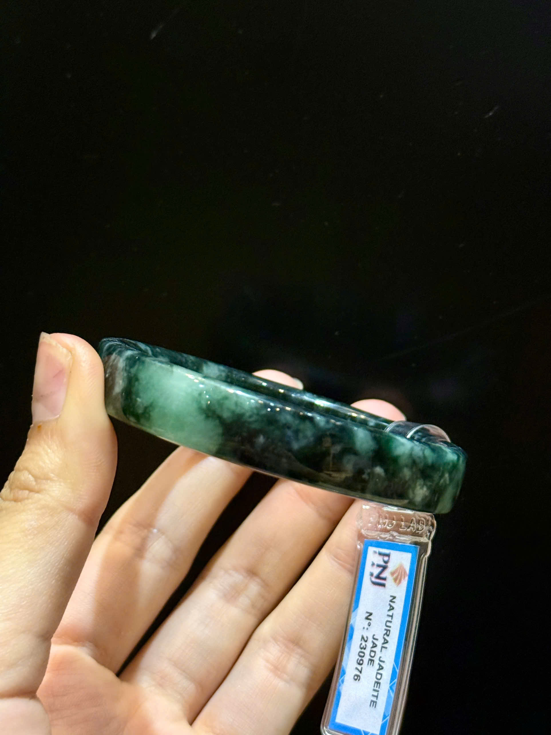Vòng Bản Liền Ngọc Phỉ Thúy Tuyệt Tác Sang Trọng, Vẹn Tròn Bình An