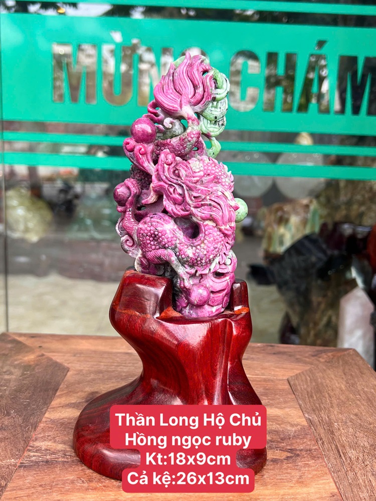 Thần Long Hộ Chủ Hồng Ngọc Ruby - Đẳng Cấp Trưng Bày