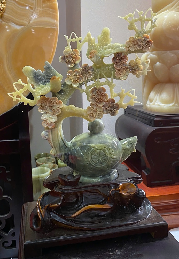 Ấm trà hoa mai ngọc serpentine