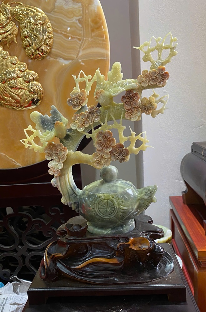 Ấm trà hoa mai ngọc serpentine