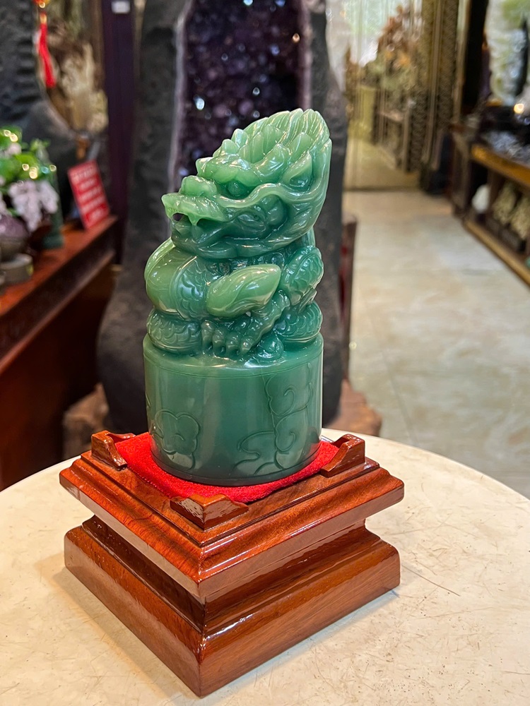Ấn Thần Long Hộ Chủ Thạch Anh Xanh Tròn 15x8cm
