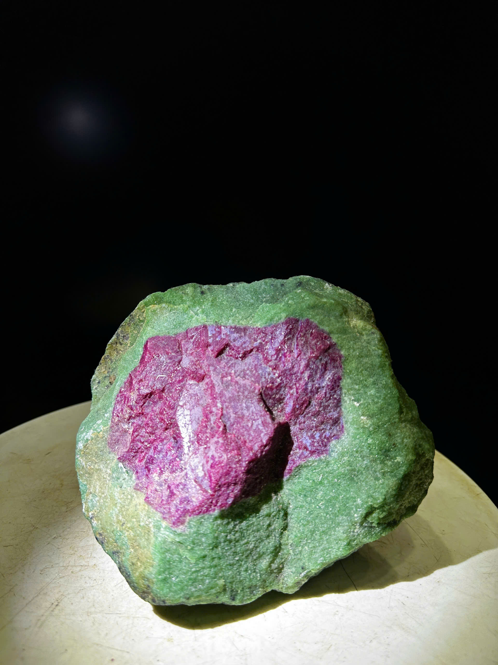 Khối Ruby Thô 3,23kg – Báu Vật Đại Bề Thế, Đỉnh Cao Sưu Tầm Thượng Lưu